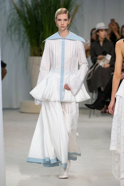 Look 11